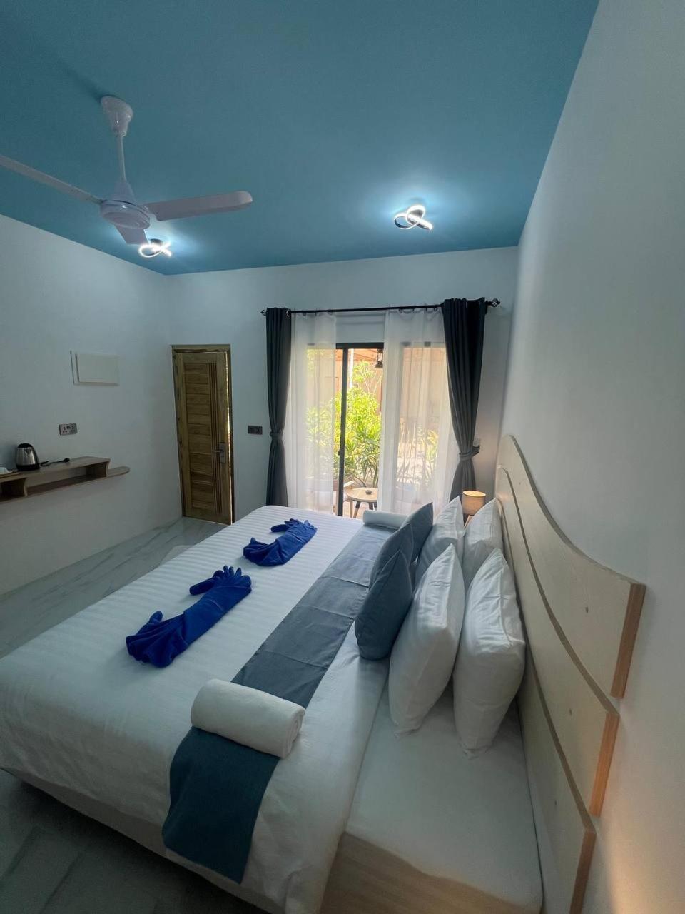 Infinity Beach Dhigurah Дхигура Екстериор снимка